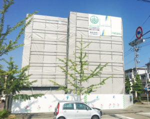 高所にある現場シート
